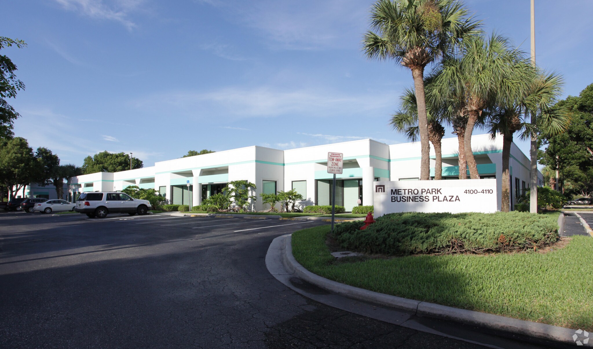 4100 Center Pointe Dr, Fort Myers, FL à vendre Photo principale- Image 1 de 18