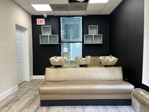 1 E Huron St, Chicago, IL for lease Interior Photo- Image 2 of 25