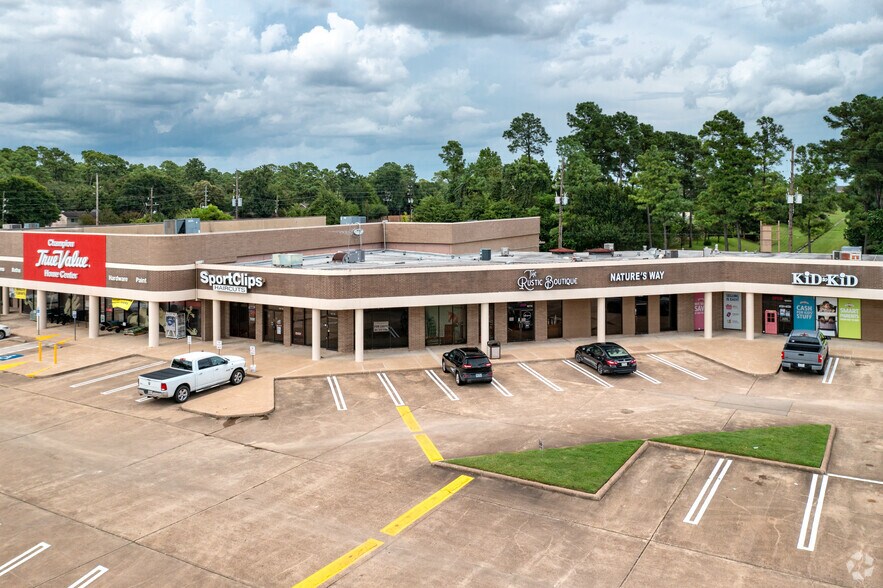16616-16744 Champion Forest Dr, Spring, TX à louer - Photo du bâtiment - Image 3 de 4