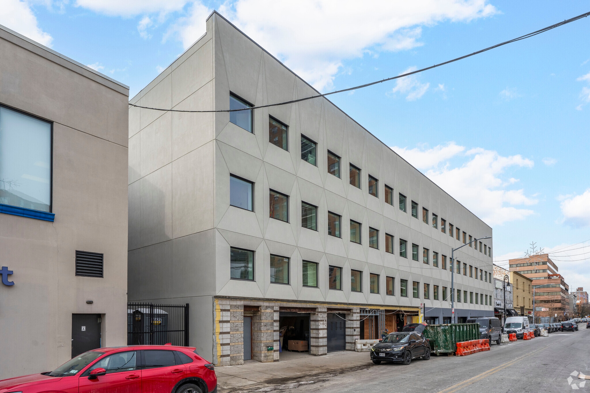 6920-6930 Austin St, Forest Hills, NY for lease Primary Photo- Image 1 of 5