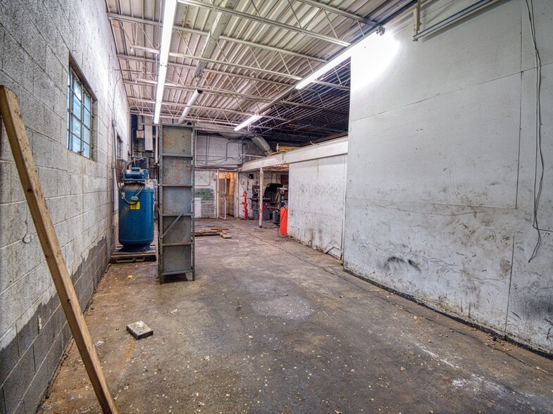 3901 NE 23rd St, Oklahoma City, OK for lease - Interior Photo - Image 2 of 8