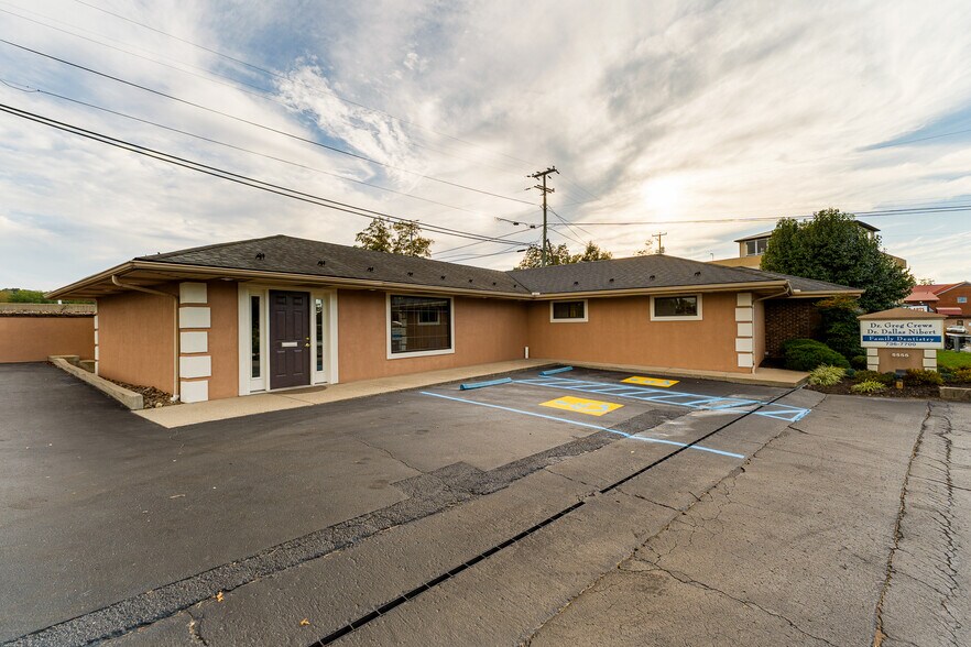 5555 Us-60 E, Huntington, WV à vendre - Photo du bâtiment - Image 1 de 36