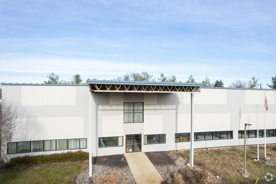 351 W Philadelphia Ave, Morrisville, PA à vendre - Photo du bâtiment - Image 3 de 4
