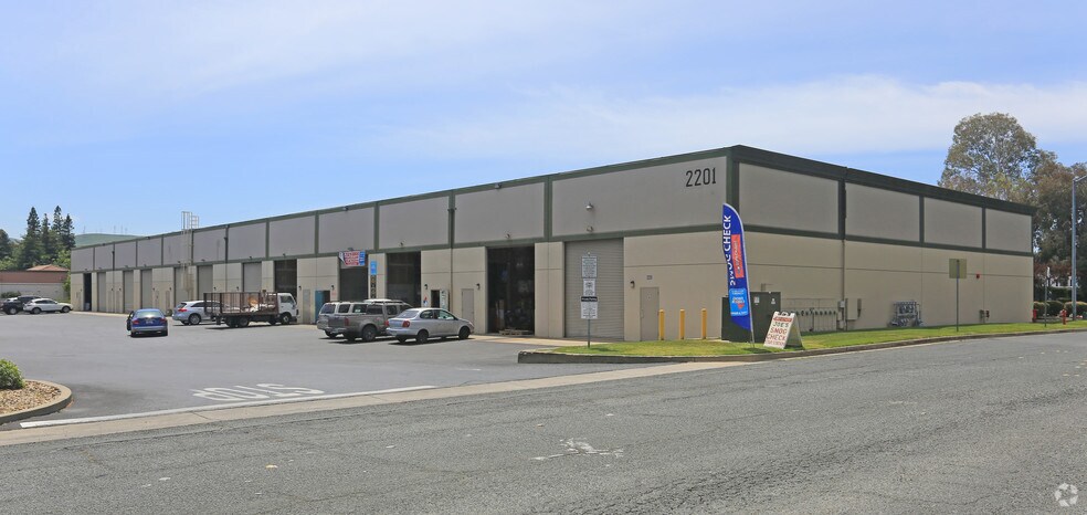 2201 Harbor St, Pittsburg, CA for lease - Building Photo - Image 2 of 4