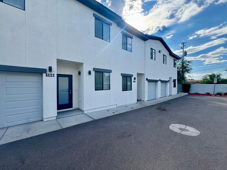 21050 N 23rd Ave, Phoenix, AZ à vendre - Photo du bâtiment - Image 2 de 9