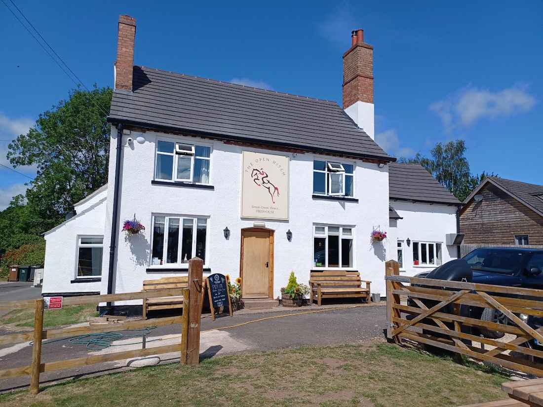 Sinton Green, Hallow for sale Building Photo- Image 1 of 8