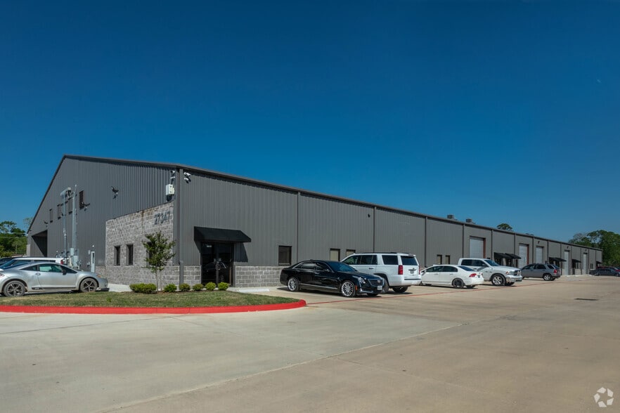 27347 W Hardy Rd, Spring, TX for lease - Building Photo - Image 3 of 5