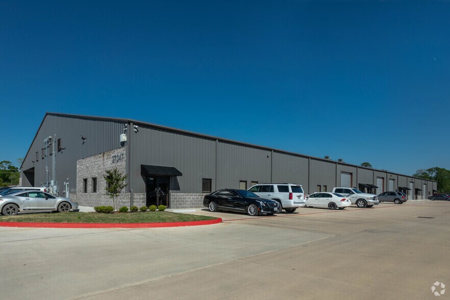 27347 W Hardy Rd, Spring, TX à louer - Photo du bâtiment - Image 3 de 5