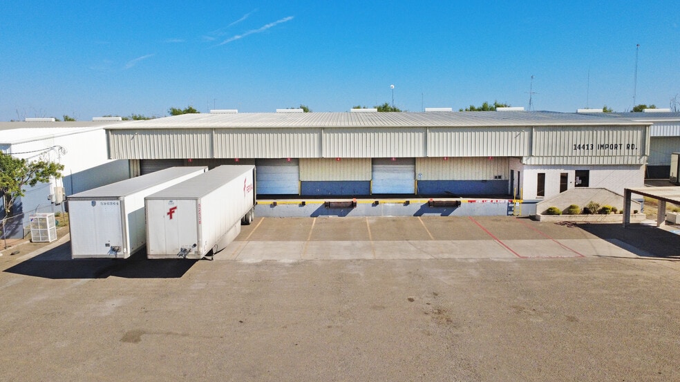 14413 Import Rd, Laredo, TX à louer - Photo du bâtiment - Image 2 de 2