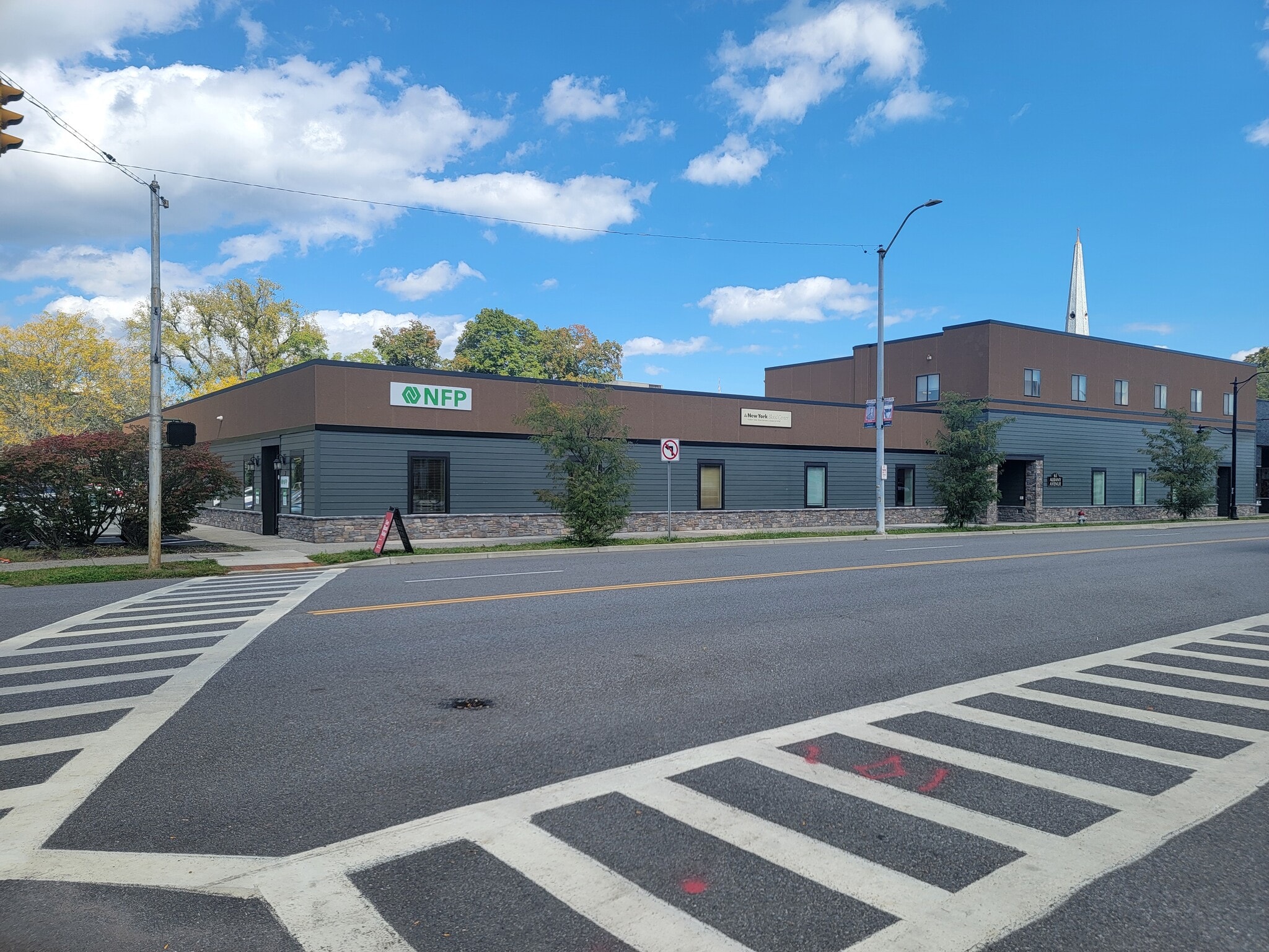 51-65 Albany Ave, Kingston, NY à vendre Photo du bâtiment- Image 1 de 6