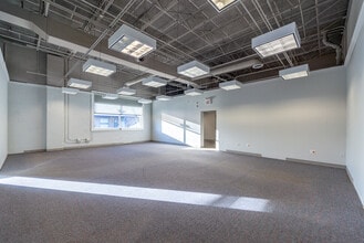 1519 E Main St, St Charles, IL à louer Photo intérieure- Image 1 de 3