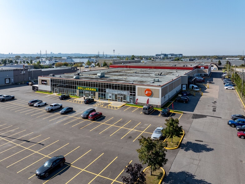 1041 Boul Pierre-Bertrand, Québec, QC à louer - Photo du bâtiment - Image 2 de 3