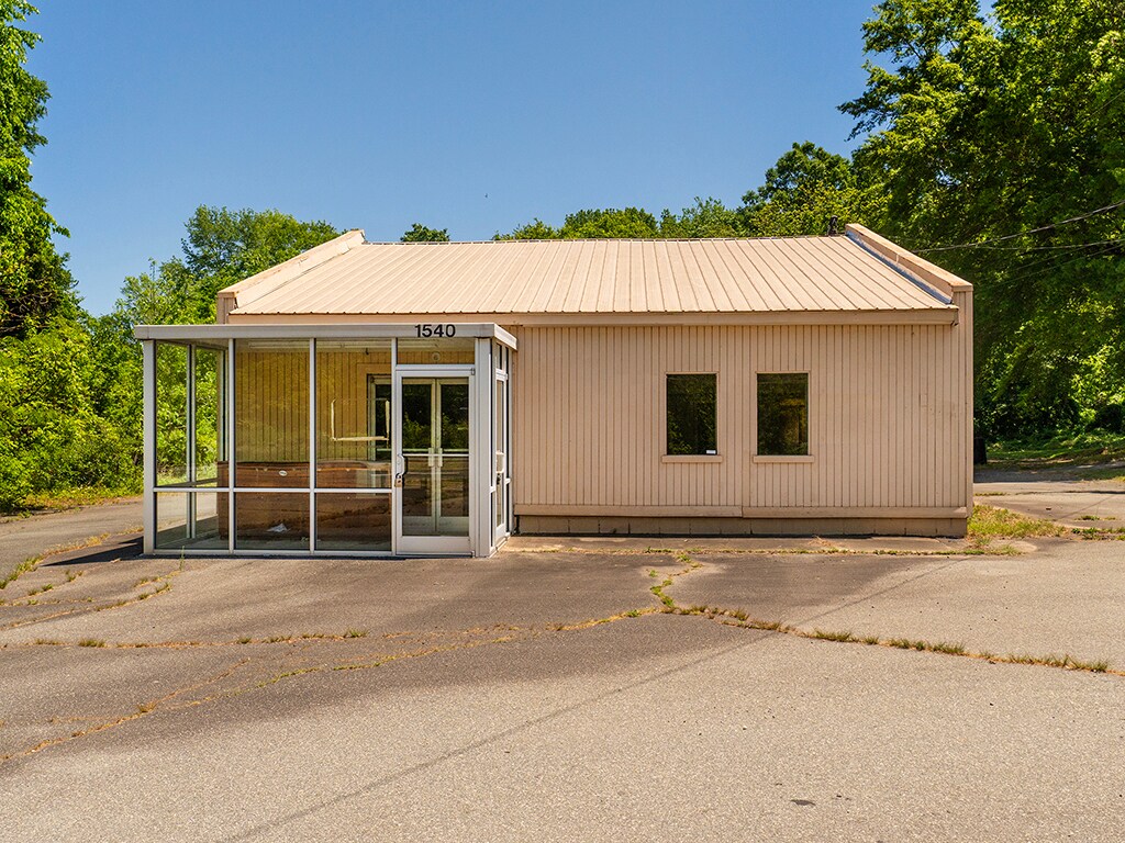 1540 Maple Ave, Burlington, NC à vendre Photo du bâtiment- Image 1 de 1