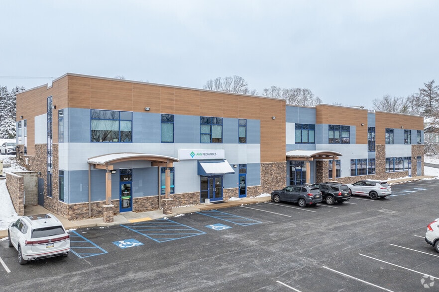 4044 Route 130, Irwin, PA for lease - Primary Photo - Image 1 of 4