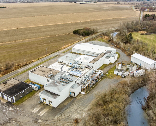More details for 212 Ch Du Canton S, Yamachiche, QC - Industrial for Sale