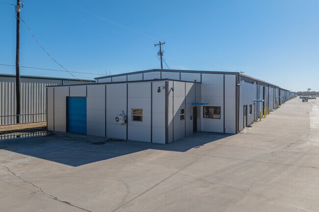Plus de détails pour 2653 Blue Mound Rd W, Haslet, TX - Local d'activités, Industriel à louer