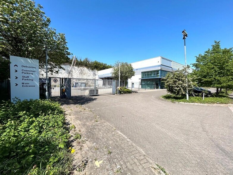 Dolphin Way, Purfleet à vendre - Photo du bâtiment - Image 3 de 16