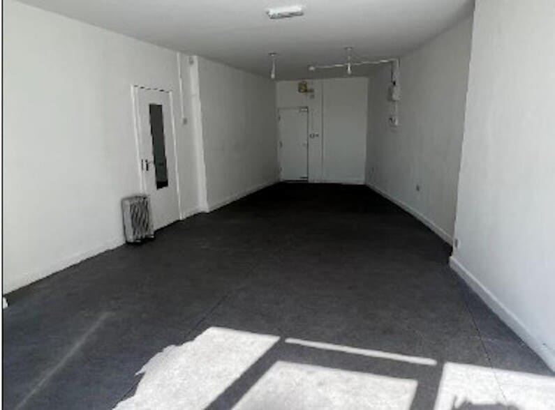 131 High St, Stoke On Trent for lease - Building Photo - Image 2 of 4