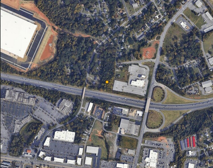 705 Cobb St, Lowell, NC for sale - Building Photo - Image 2 of 4