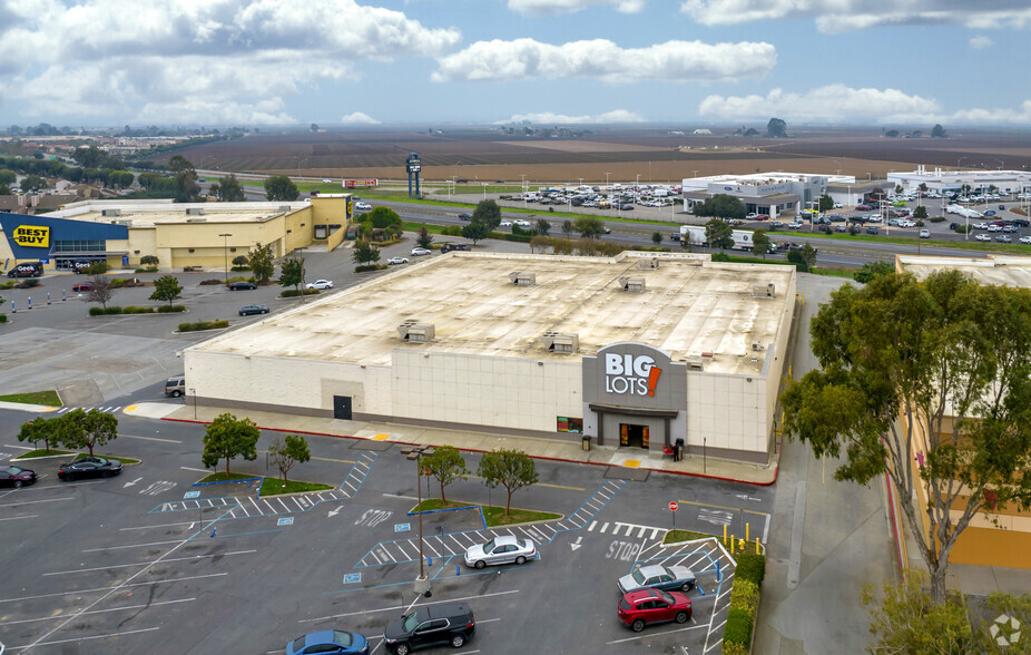 370 Northridge Shopping Ctr, Salinas, CA for lease - Building Photo - Image 1 of 5