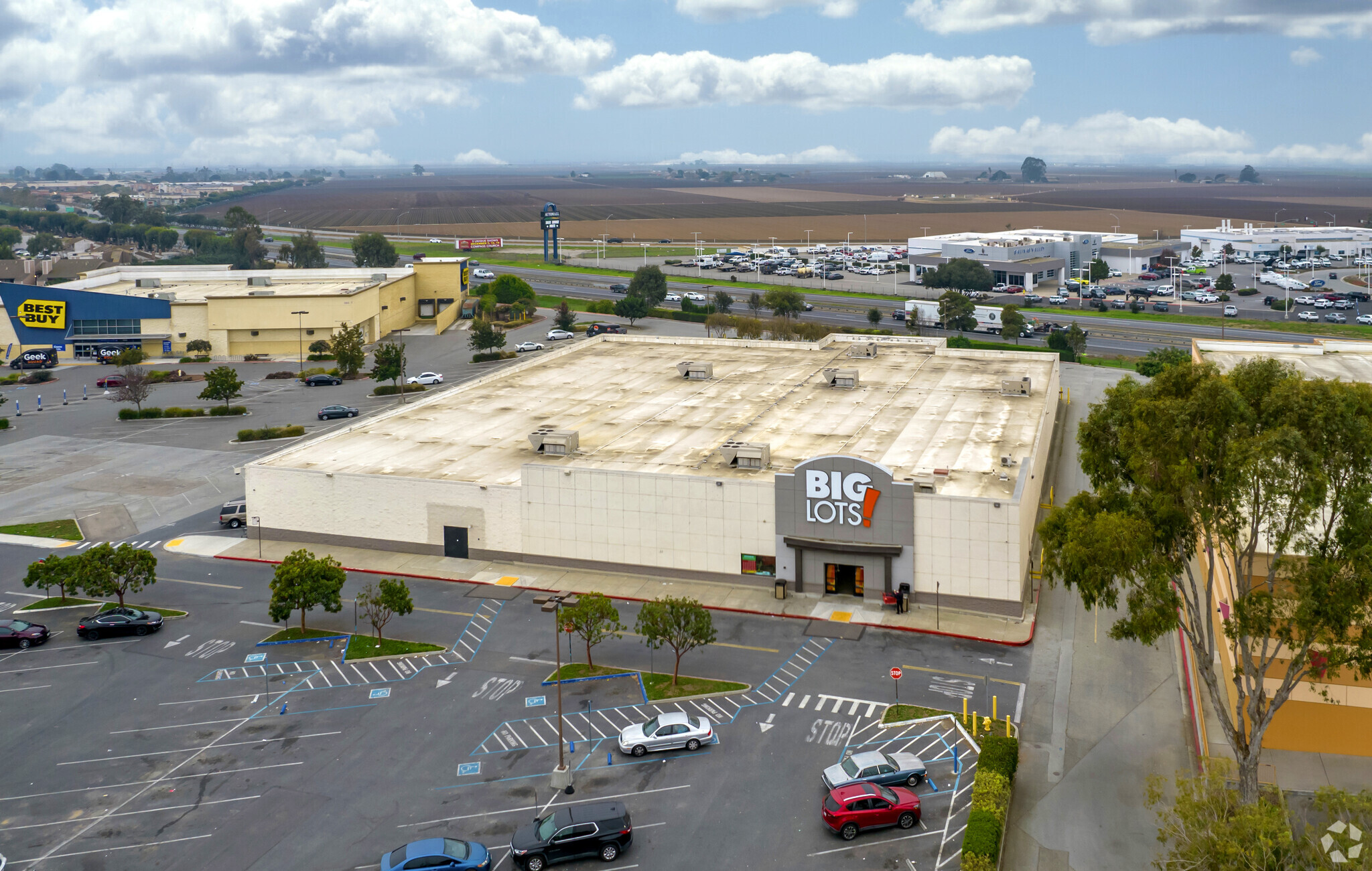 370 Northridge Shopping Ctr, Salinas, CA for lease Building Photo- Image 1 of 6