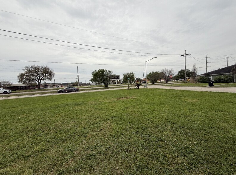 Lawrence Lane, Meraux, LA à vendre - Photo du bâtiment - Image 2 de 4