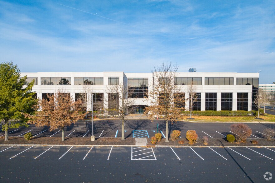 11 Waterview Blvd, Parsippany, NJ à vendre - Photo du bâtiment - Image 3 de 12