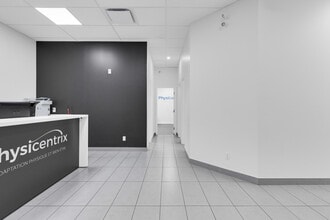 5843-5847 Ch De La Côte-Des-Neiges, Montréal, QC for lease Interior Photo- Image 2 of 12