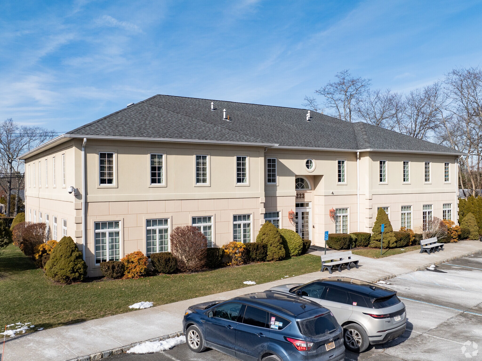 223 W Montauk Hwy, Hampton Bays, NY à louer Photo principale- Image 1 de 30