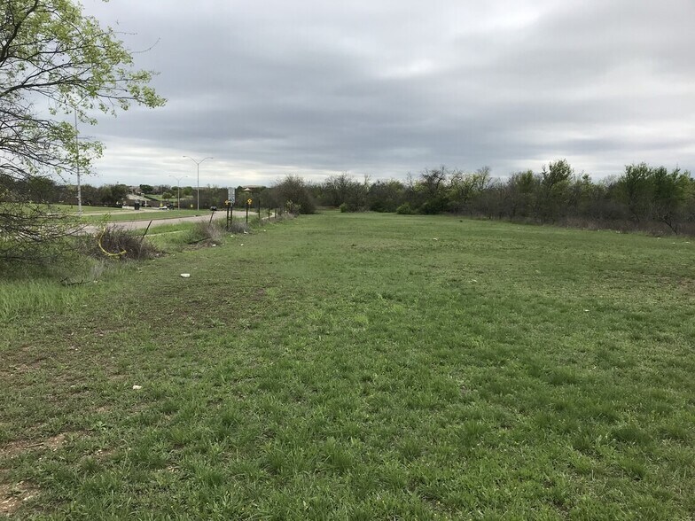 4000 Campus Dr, Fort Worth, TX à vendre - Photo du bâtiment - Image 2 de 7