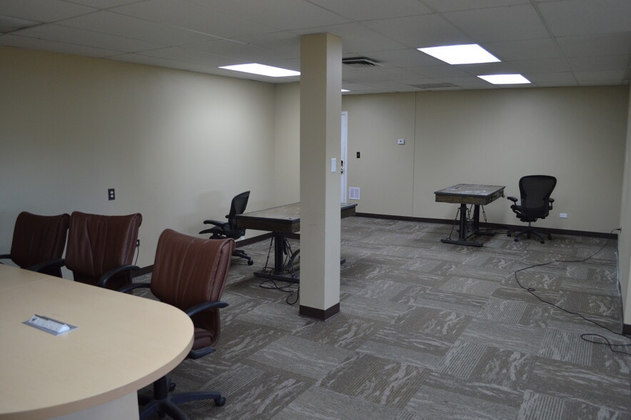 1100 W Littleton Blvd, Littleton, CO for lease - Interior Photo - Image 2 of 11