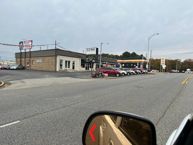 More details for Woodward Ave Retail Shopping Center – Retail for Sale, Muscle Shoals, AL