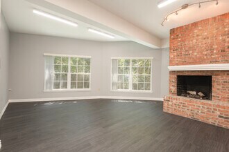 9638 Greenville Ave, Dallas, TX for lease Interior Photo- Image 2 of 28