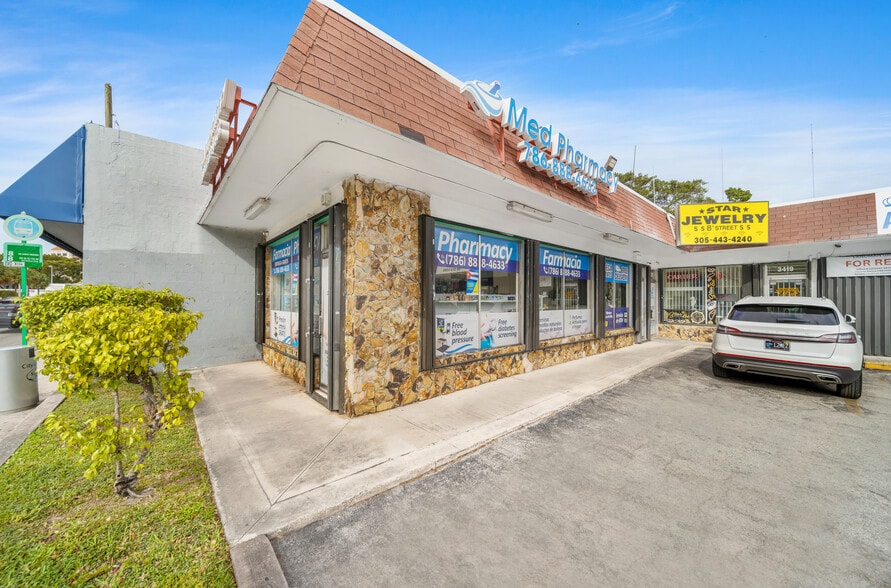 3401 SW 8th St, Miami, FL for lease - Building Photo - Image 1 of 20