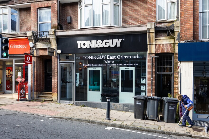 14-16 London Rd, East Grinstead à vendre - Photo du bâtiment - Image 3 de 10