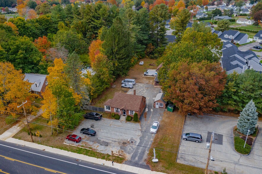 541 Center St, Ludlow, MA à vendre - Photo principale - Image 1 de 1