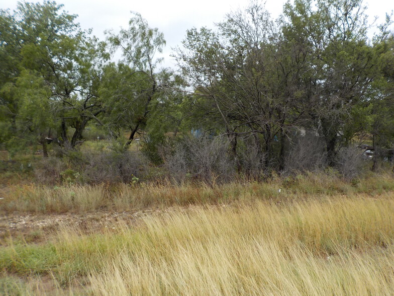 25 County Road 429D, Uvalde, TX for sale - Building Photo - Image 3 of 14