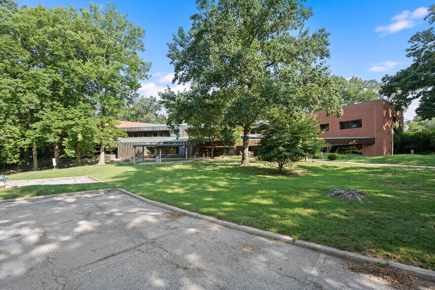 1015 Michigan Ave, Logansport, IN à vendre - Photo principale - Image 1 de 40