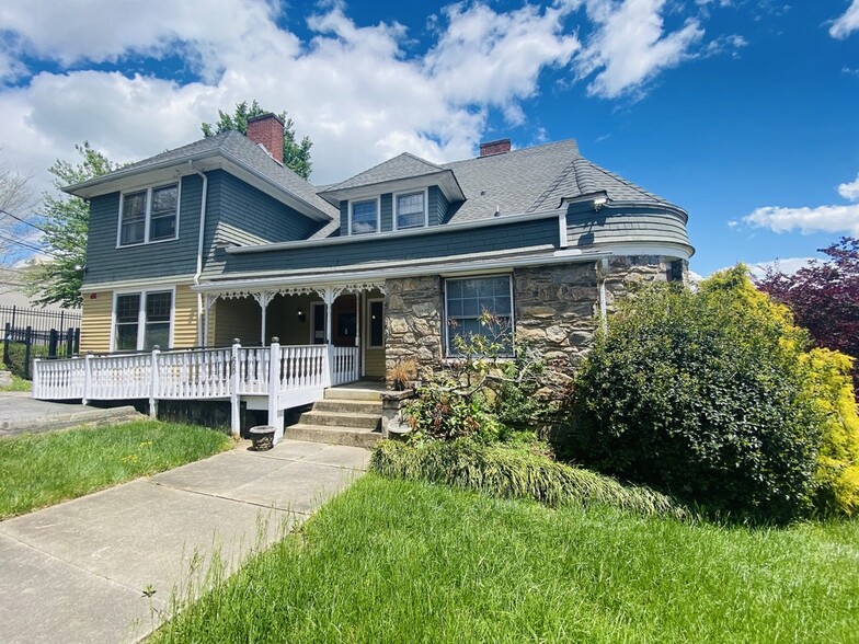 68 Grove St, Asheville, NC for sale - Building Photo - Image 1 of 1