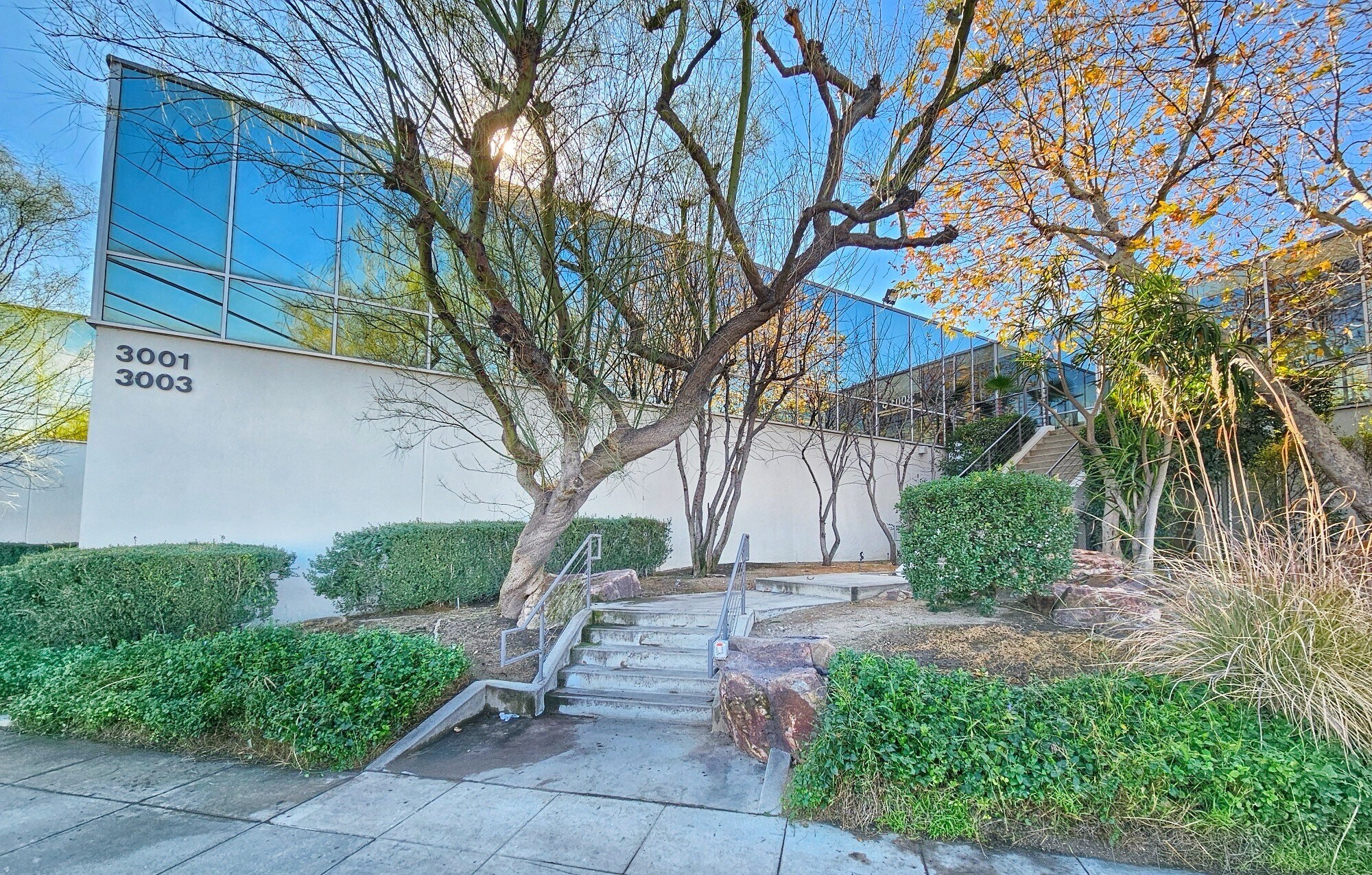 3001 N San Fernando Blvd, Burbank, CA à vendre Photo du bâtiment- Image 1 de 1