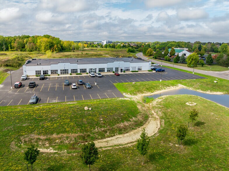 305-305 Pinewild Dr, Rochester, NY à louer - Photo du bâtiment - Image 2 de 27