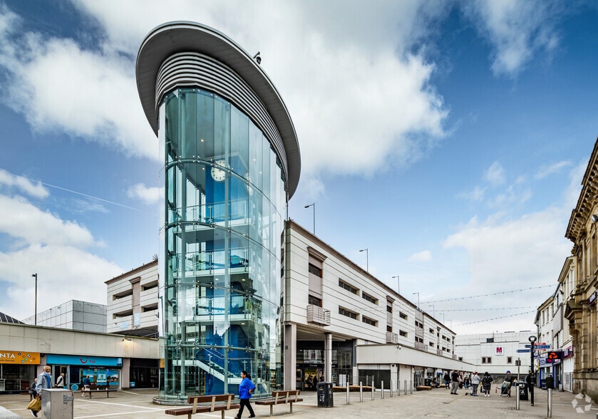 The Mall, Blackburn for lease - Building Photo - Image 2 of 5