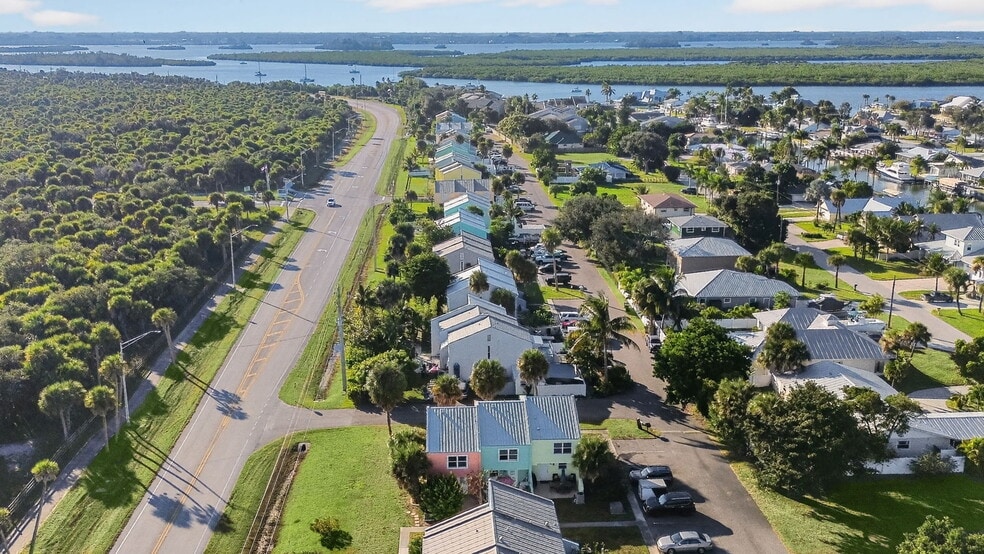 1000 Shorewinds Dr, Hutchinson Island, FL for sale - Building Photo - Image 2 of 28