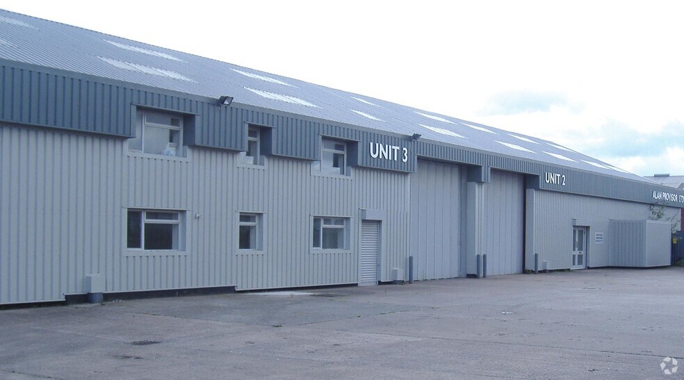 Tenax Rd, Manchester à louer - Photo du bâtiment - Image 3 de 3