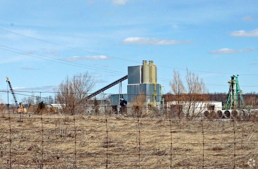102 Prouse Rd, Uxbridge, ON à louer - Photo du bâtiment - Image 3 de 3