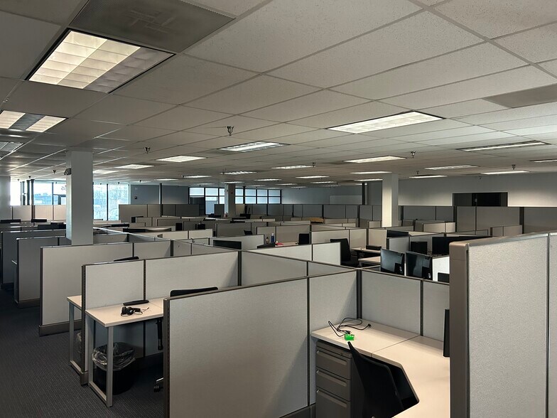 4350 Equity Dr, Columbus, OH à louer - Photo intérieure - Image 2 de 10