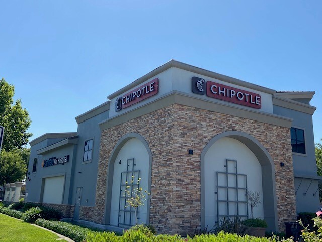 4810-4900 Elk Grove Blvd, Elk Grove, CA à louer - Photo du bâtiment - Image 3 de 3