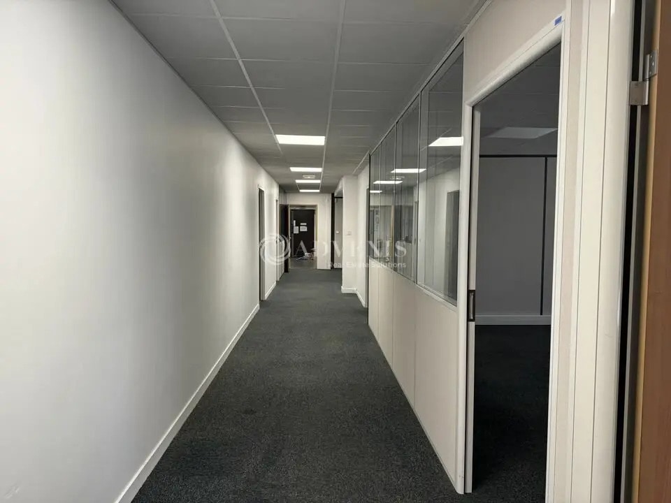 Office in Lyon for lease Interior Photo- Image 1 of 8