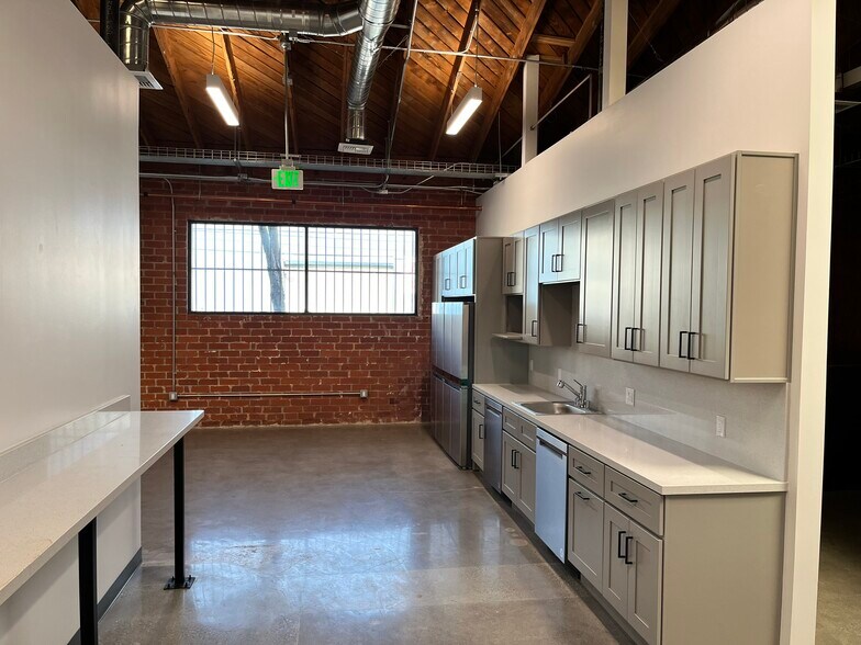 900 E 4th St, Los Angeles, CA à louer - Photo intérieure - Image 3 de 13