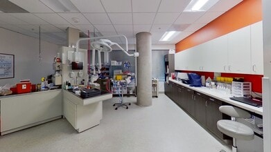 700 Washington St, Vancouver, WA for lease Building Photo- Image 2 of 8